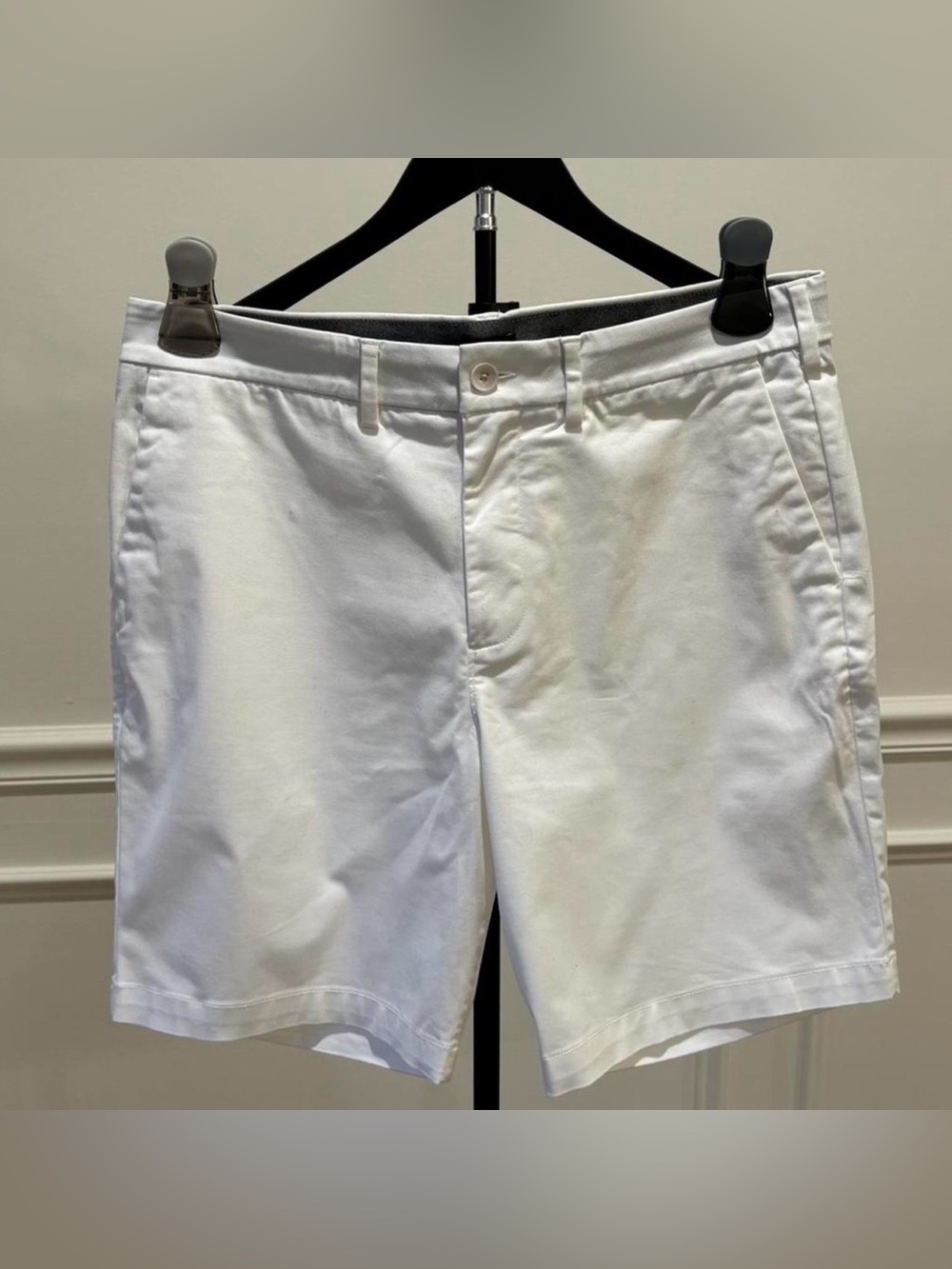 Express Men's White Flat-Front Chino Shorts, SIZE 34